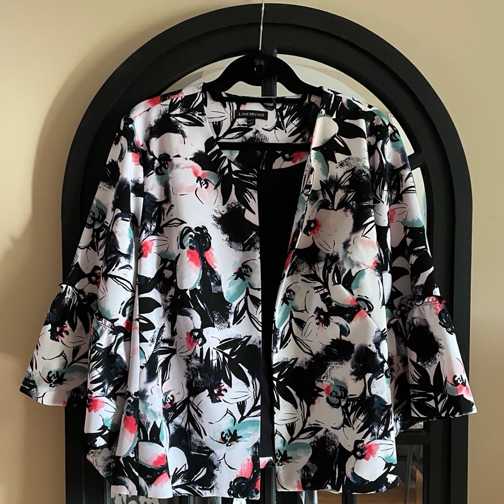 LANE BRYANT OPEN-FRONT BLAZER WITH TRUMPET SLEEVES